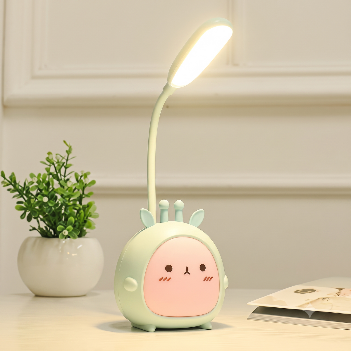 Cute Kids Desk Lamp Rechargeable LED Cartoon Teddy Bear Table lamp